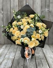 Букет цветов из:  Розы и Лизиантусы в Гарболово