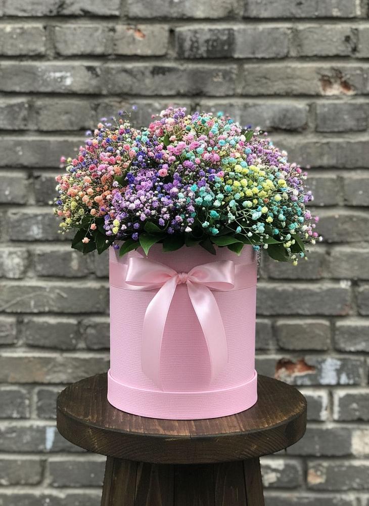 Цветочная композиция из Гипсофила и Розы в шляпной коробке в Гарболово