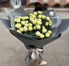 Букет Белые кустовые розы Солинеро в Гарболово