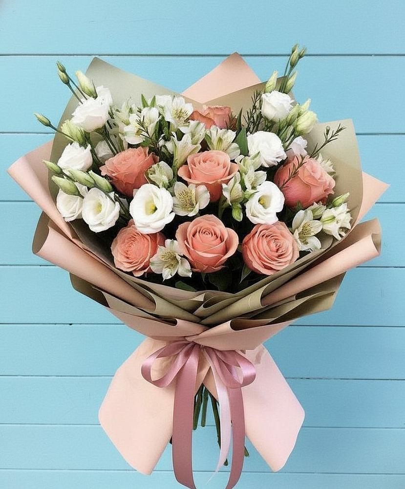 Букет цветов из: Розы, Альстромерии и Лизиантусы в Гарболово