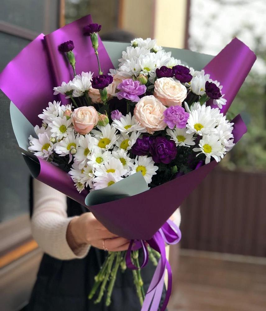 Букет цветов из: Хризантемы, Гвоздики и Розы в Гарболово