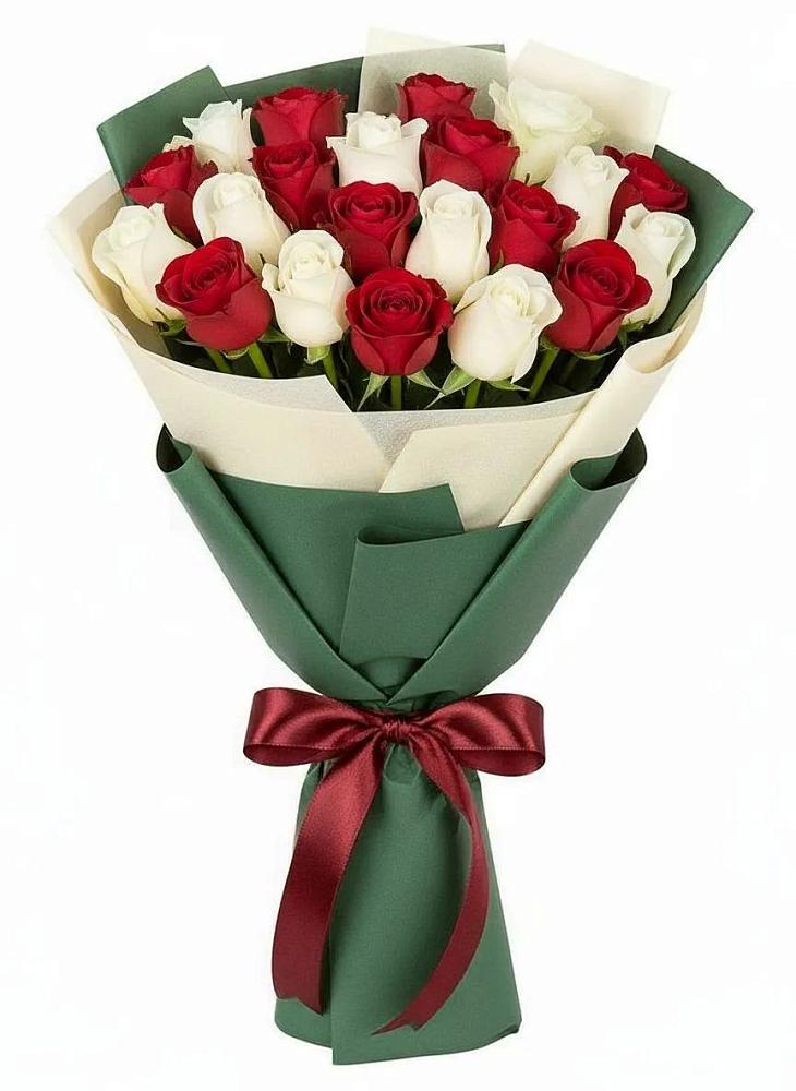 Букет Микс из красных и белых роз в Гарболово