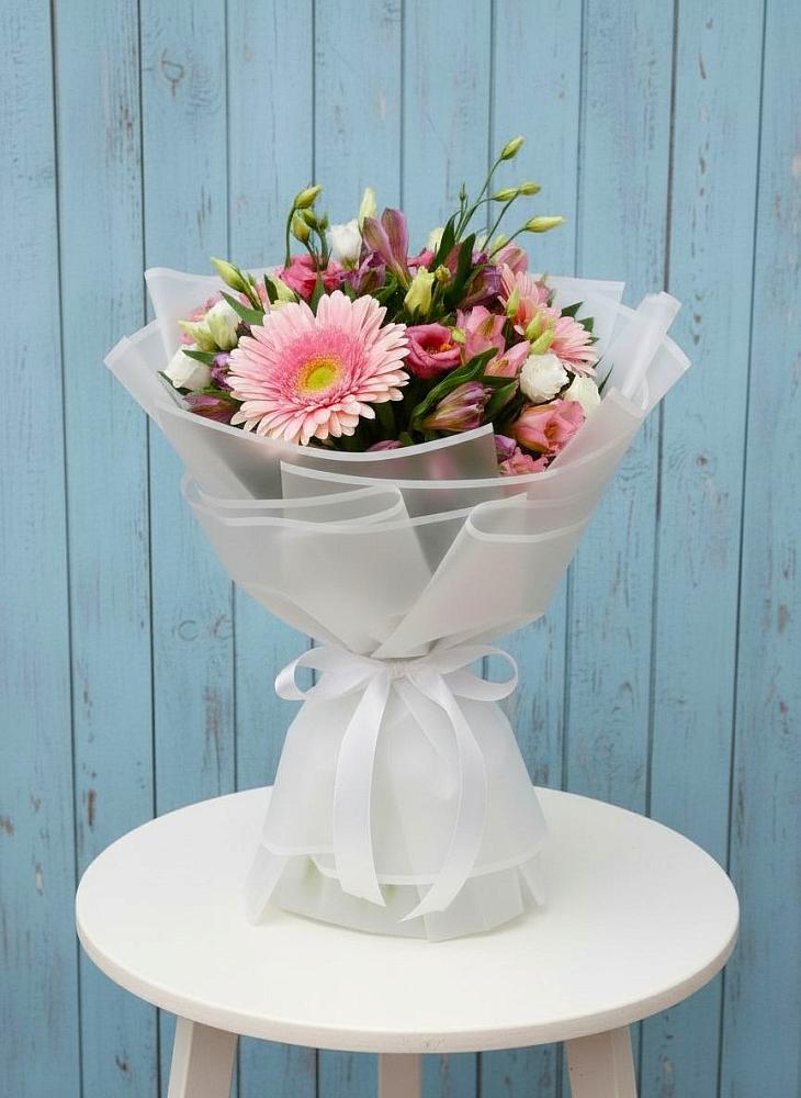 Букет цветов из: Герберы, Альстромерии и Лизиантусы в Гарболово