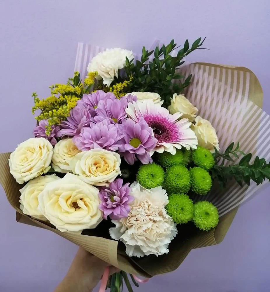 Букет цветов из: Хризантемы, Розы, Гвоздики и Герберы в Гарболово