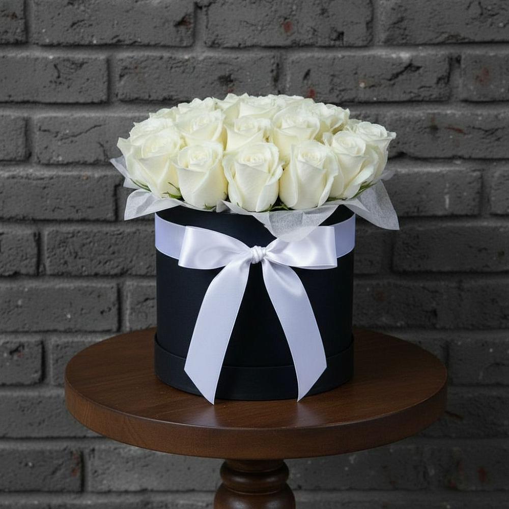 Цветочная композиция из Розы в шляпной коробке в Гарболово