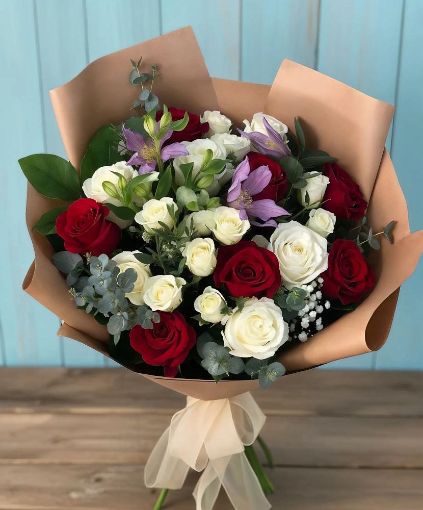 Букет цветов из: Розы и Альстромерии в Гарболово