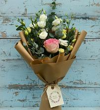 Букет цветов из:  Розы и Лизиантусы в Гарболово