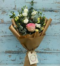 Букет цветов из:  Розы и Лизиантусы в Гарболово