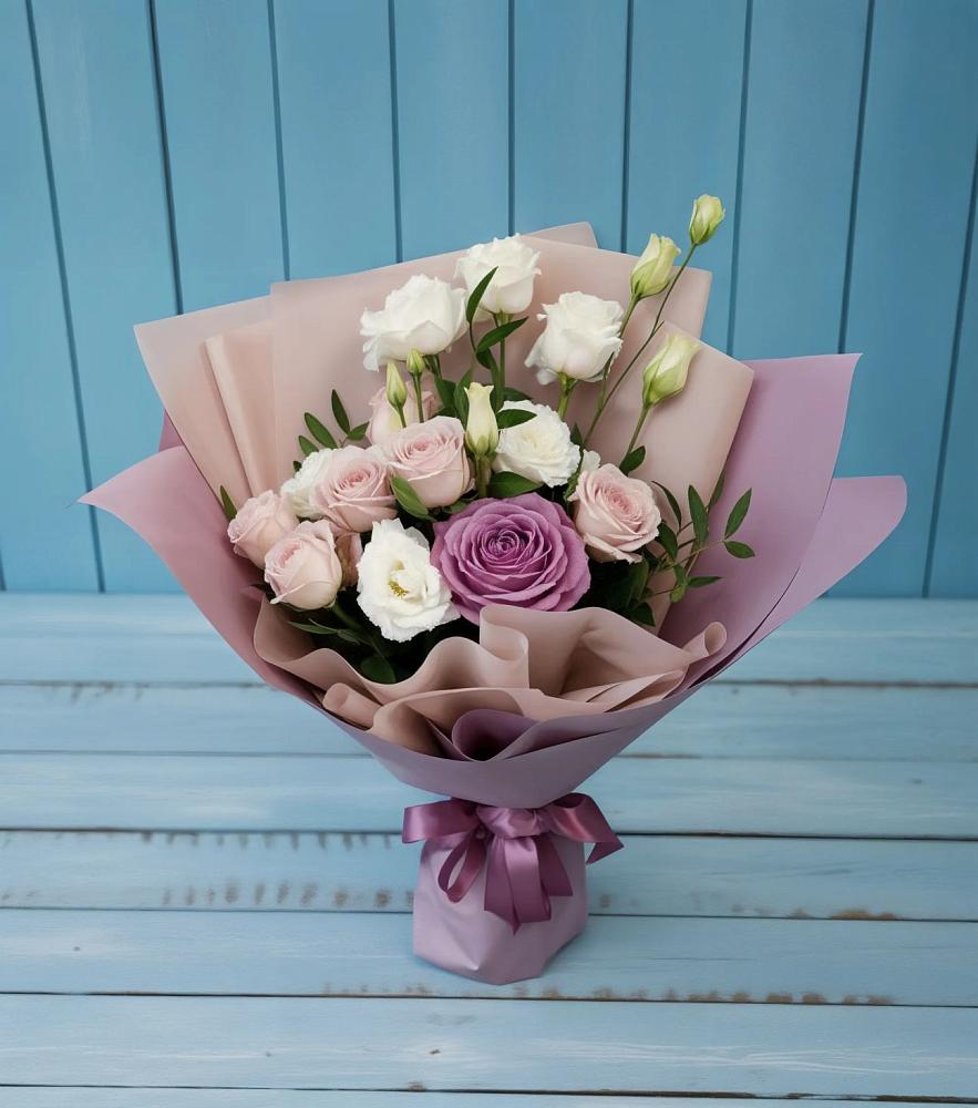 Букет цветов из: Розы и Лизиантусы в Гарболово